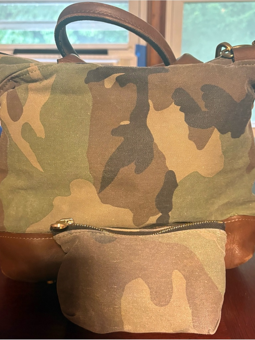 R. Riveter Otto Carry-All Tote Camo Leather Set w/ Matching Pouch - Picture 6 of 16